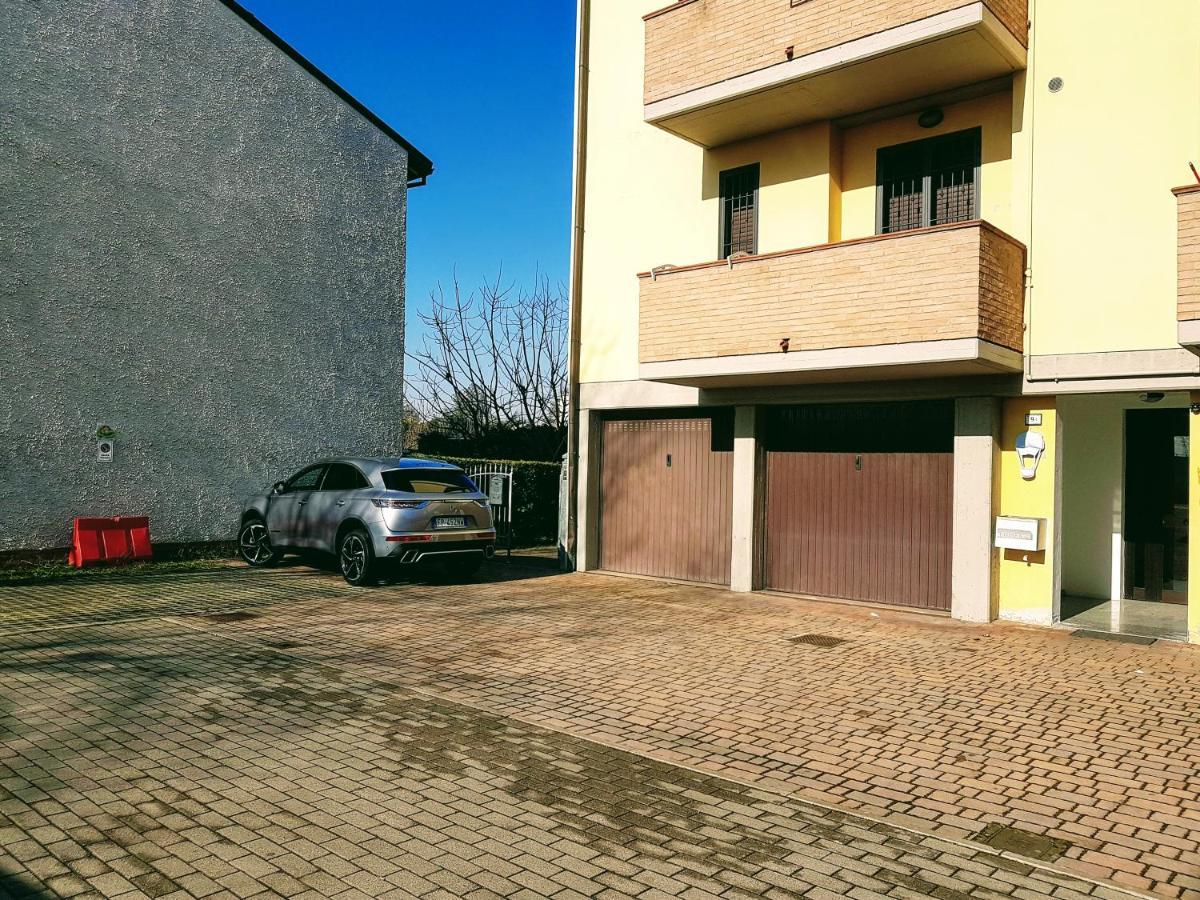 Guest Holiday Filangieri 1 Реджо-нель-Емілія Екстер'єр фото